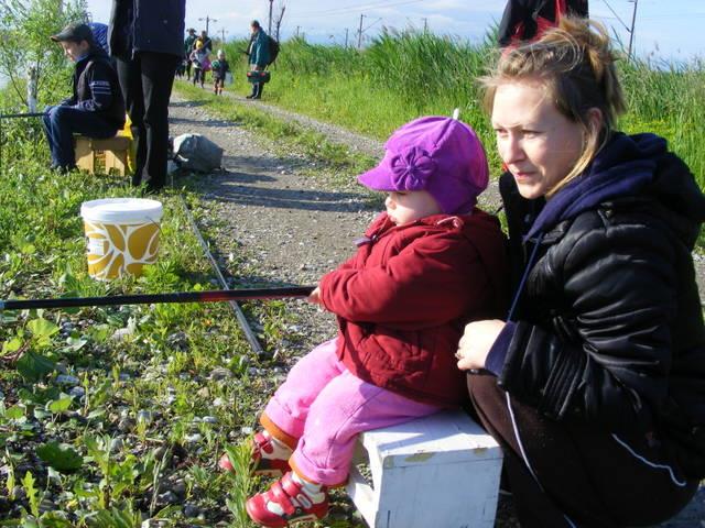 Copii la pescuit :) - copii-pescuit.jpg